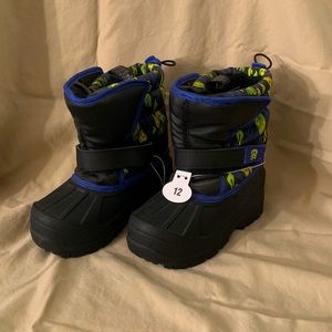 NWT Toddler Snow Boots